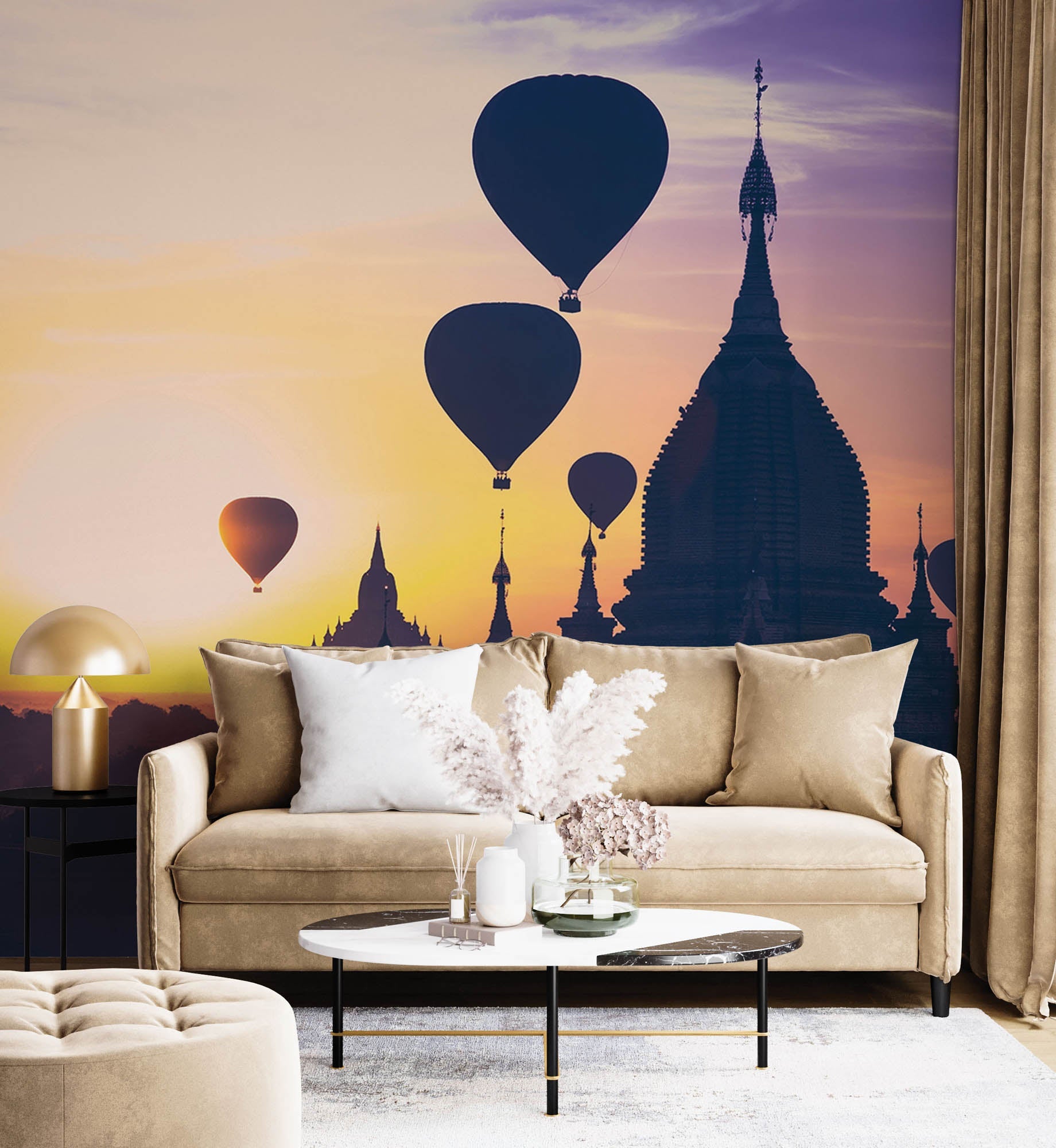 Silhouetten van Luchtballonnen bij een Boeddhistische tempel - LW00061