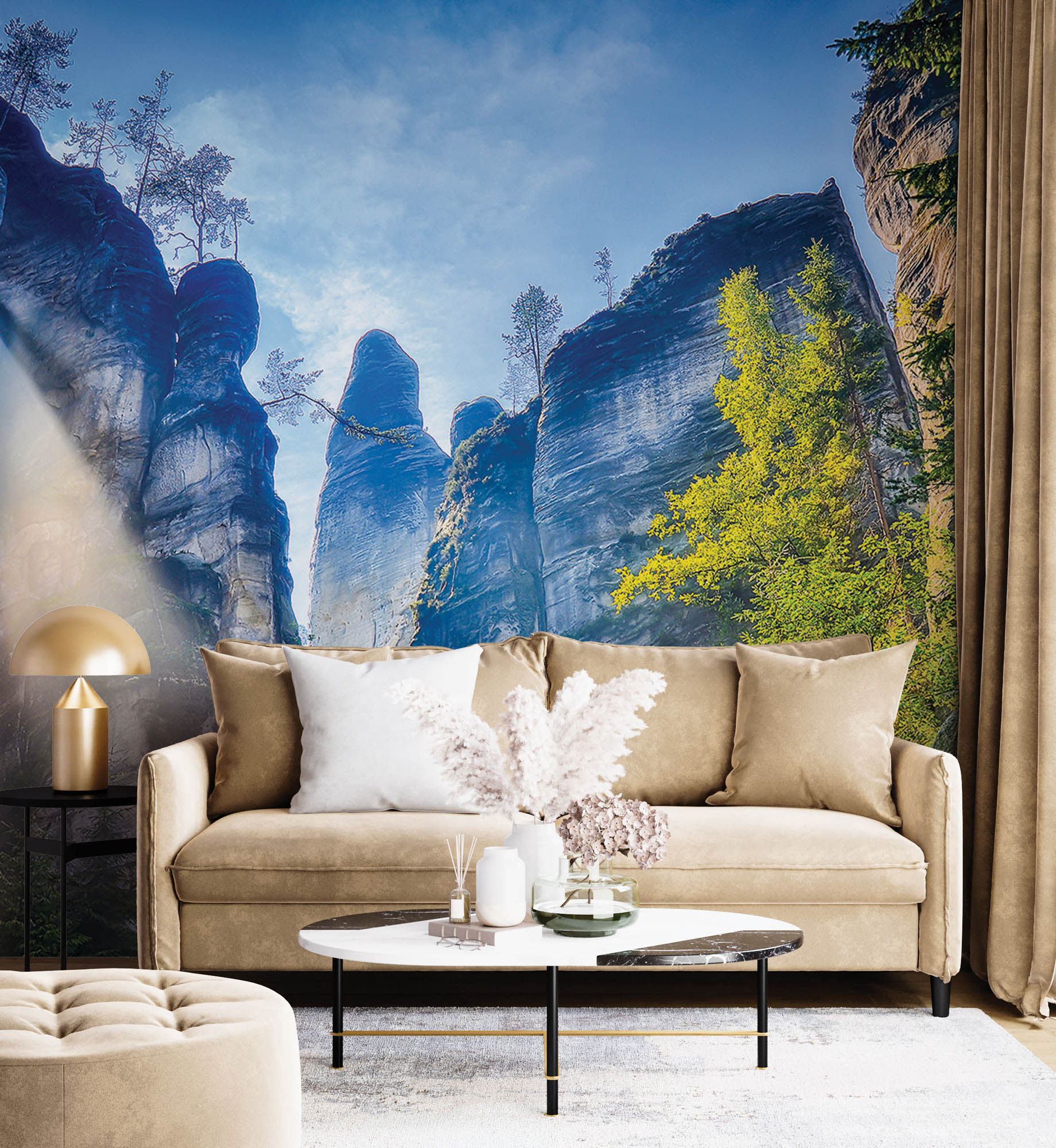 Vue inférieure des montagnes avec vue sur le ciel bleu. - LW00277