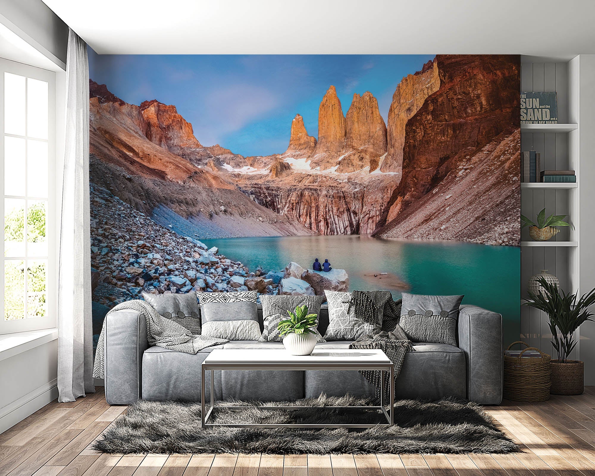 Water omringt door bergen en rotsen - LW00278