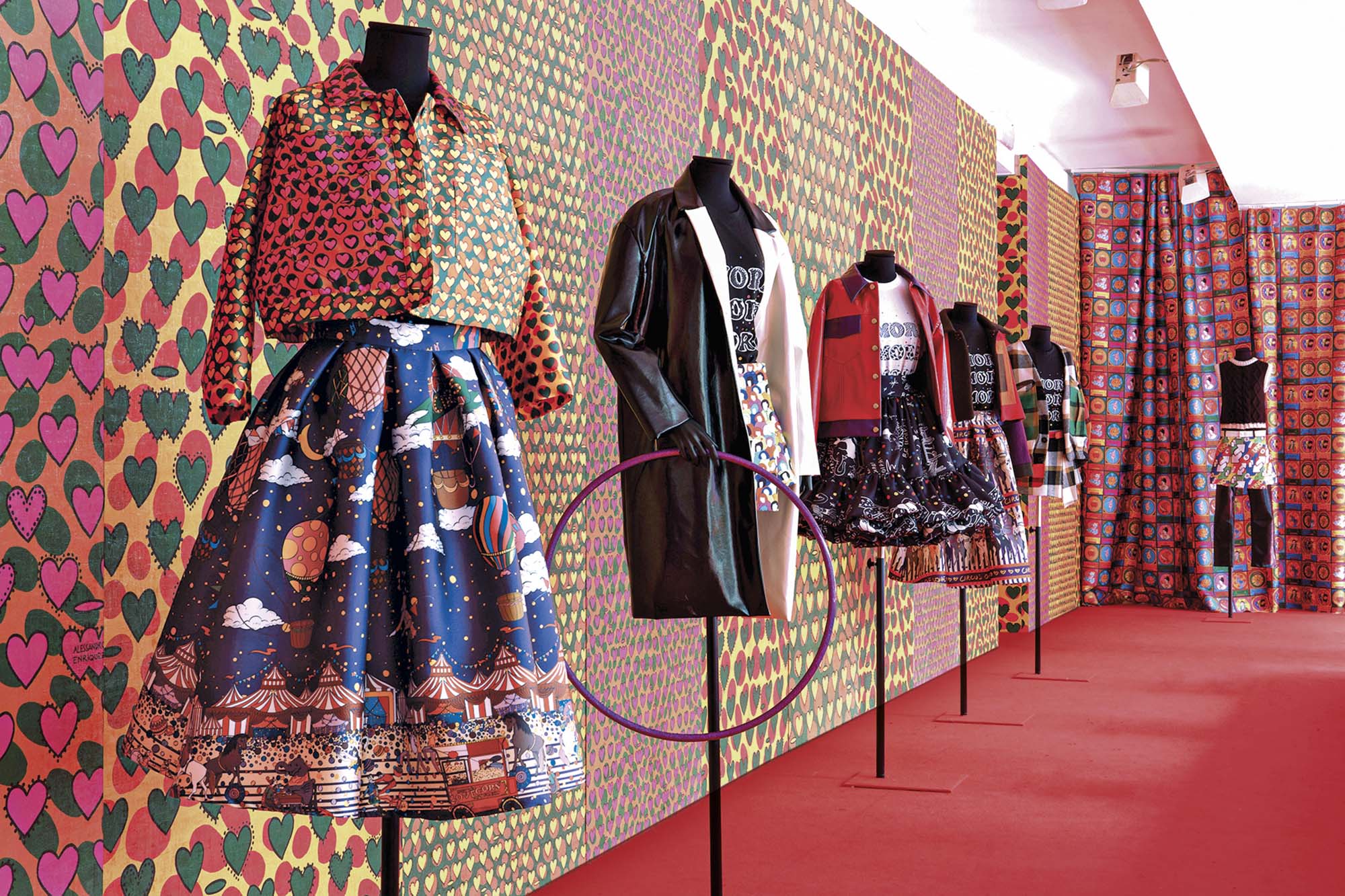 Hooked on Walls Enriquezland Psyco Cuori 25502 Behang