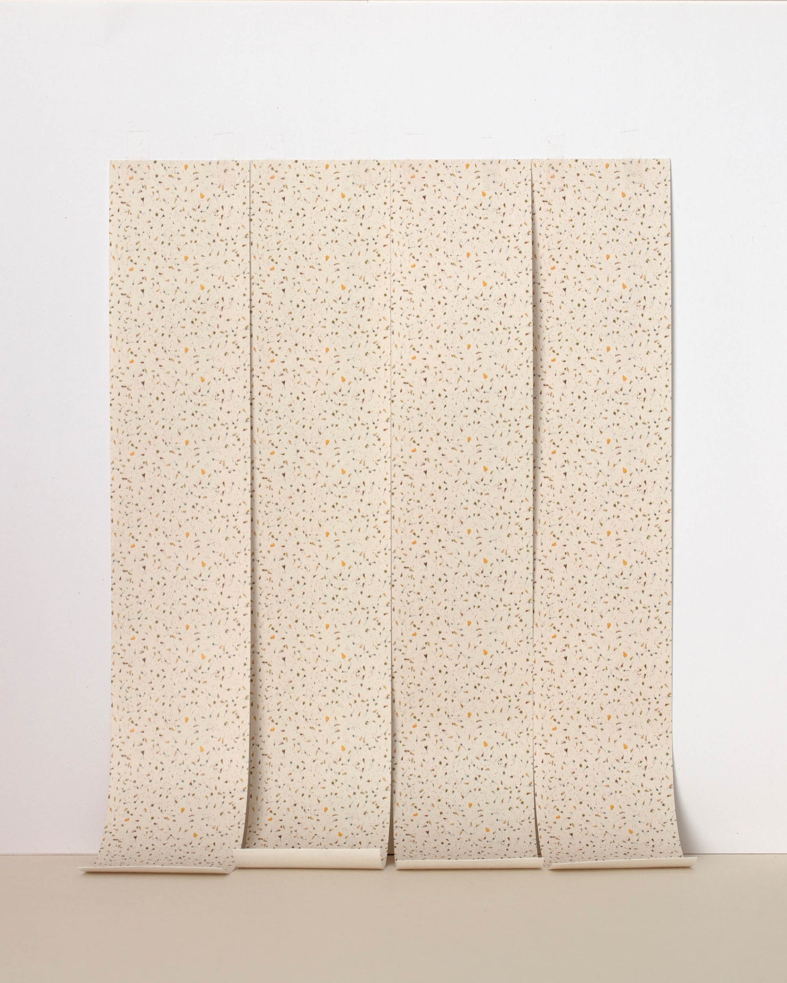 Studio Ditte Bloemen Confetti Geel Behang