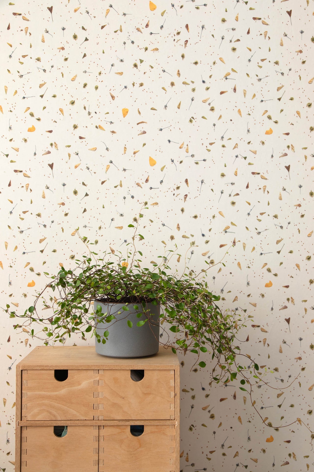 Studio Ditte Bloemen Confetti Geel Behang