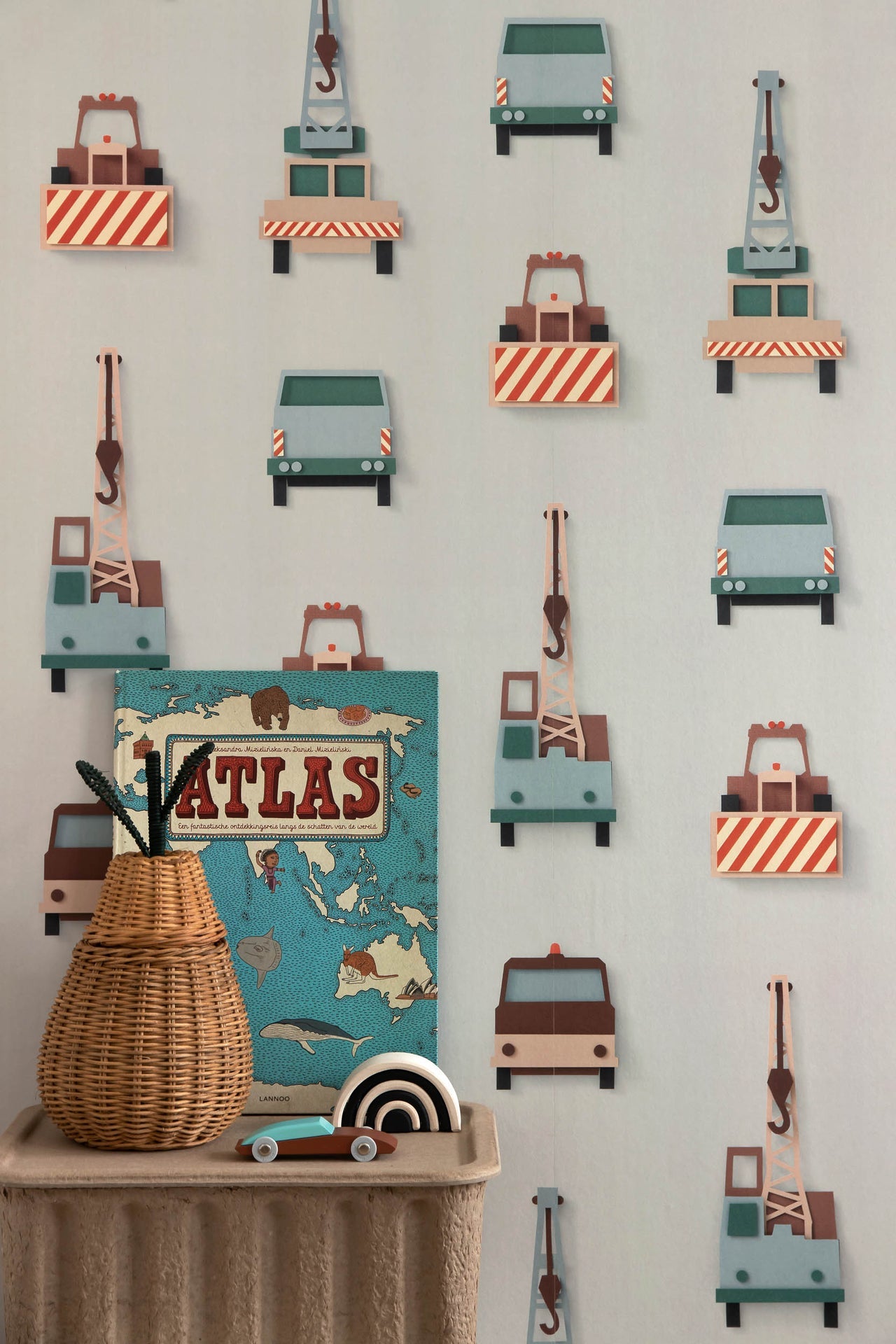 Studio Ditte Kraanwagen Lichtgrijs Behang