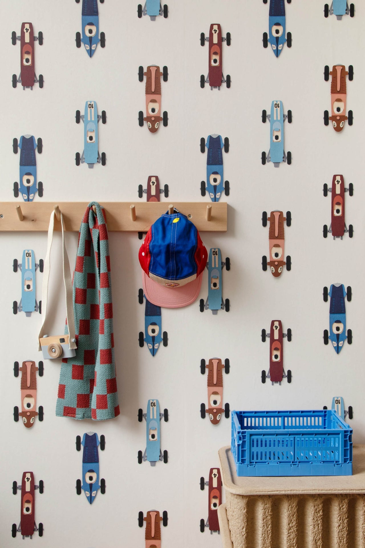 Studio Ditte Raceauto Crème Behang