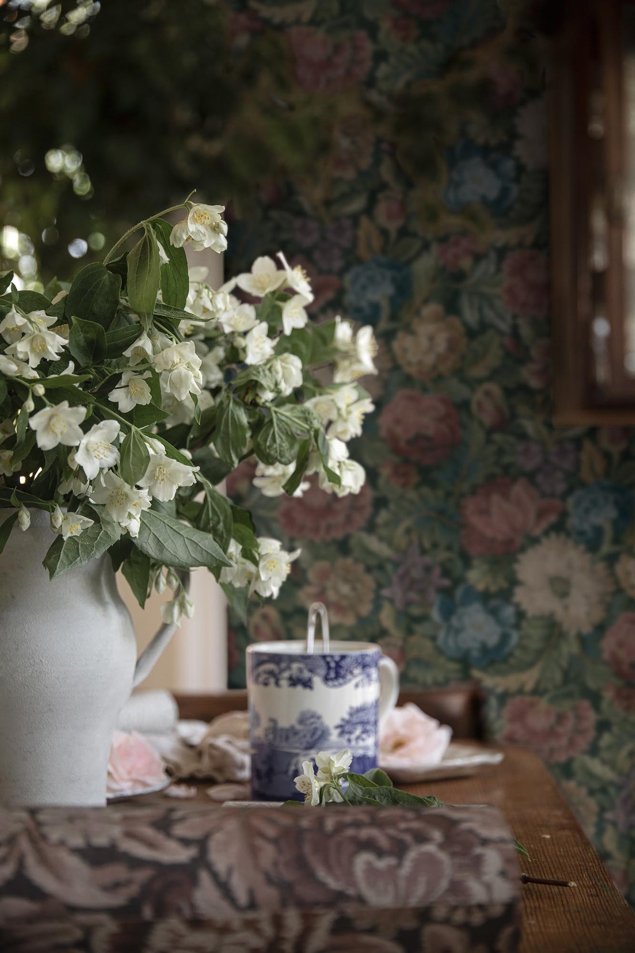 Boråstapeter Cottage garden Nightingale Garden Mural 3595