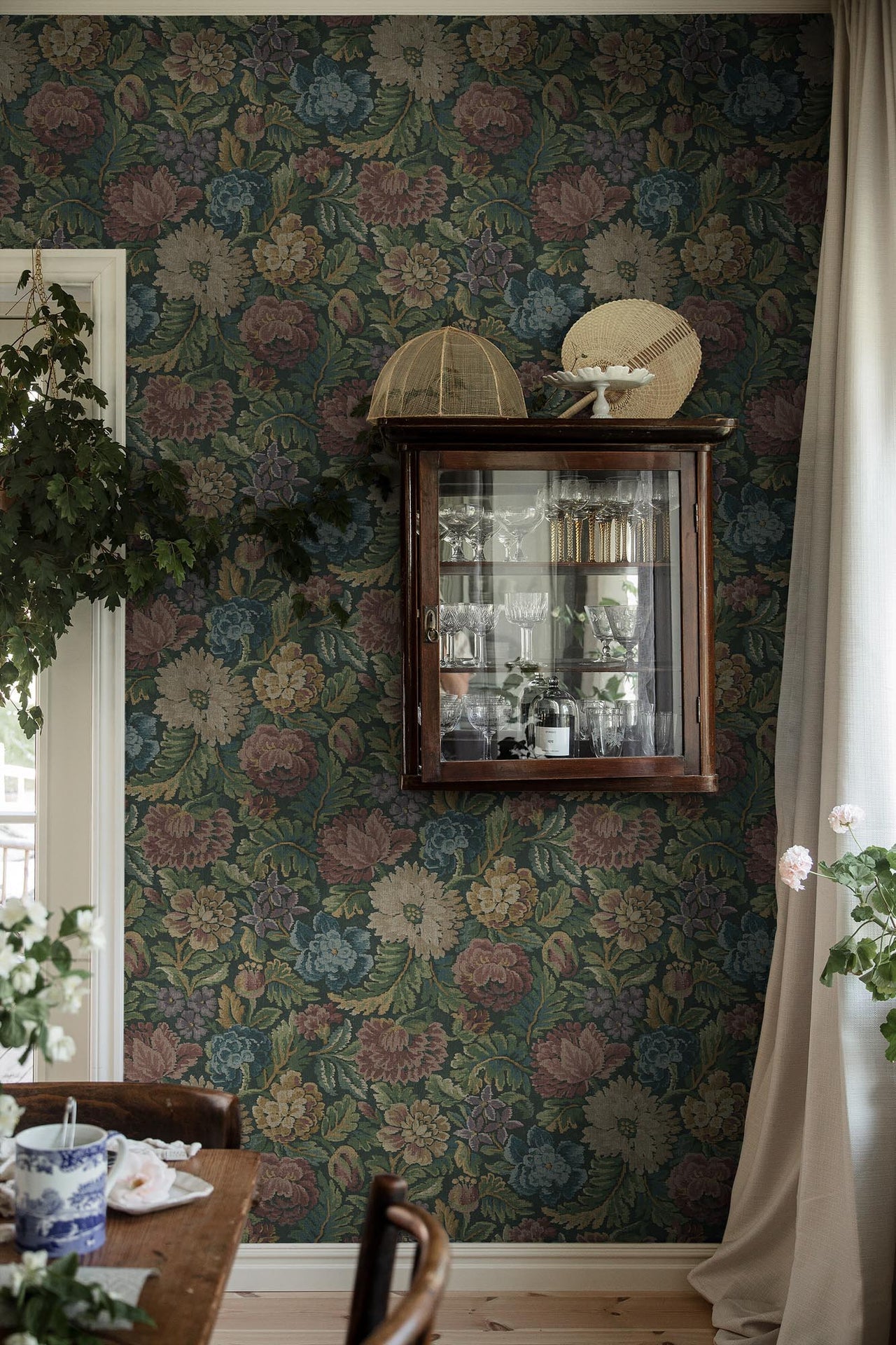 Boråstapeter Cottage garden Nightingale Garden Mural 3595