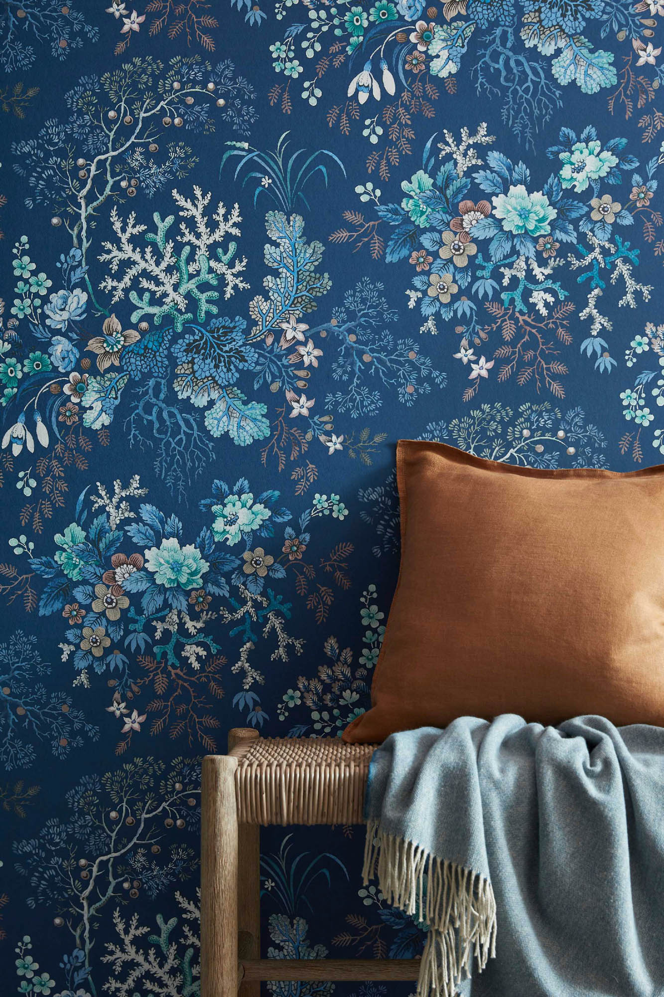 Hooked on Walls Young Traditionals Kilburn'S Coral 27802