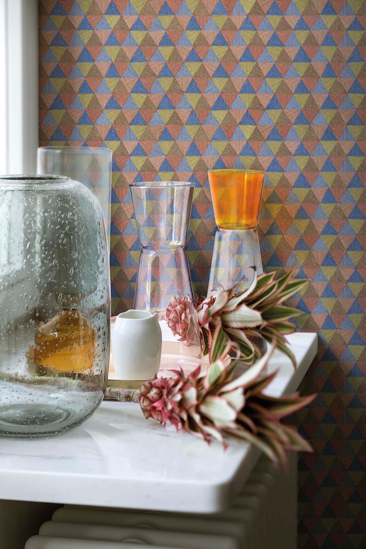 Hooked on Walls JV 602 Jaipur Triangles Tropicales 6835 Behang