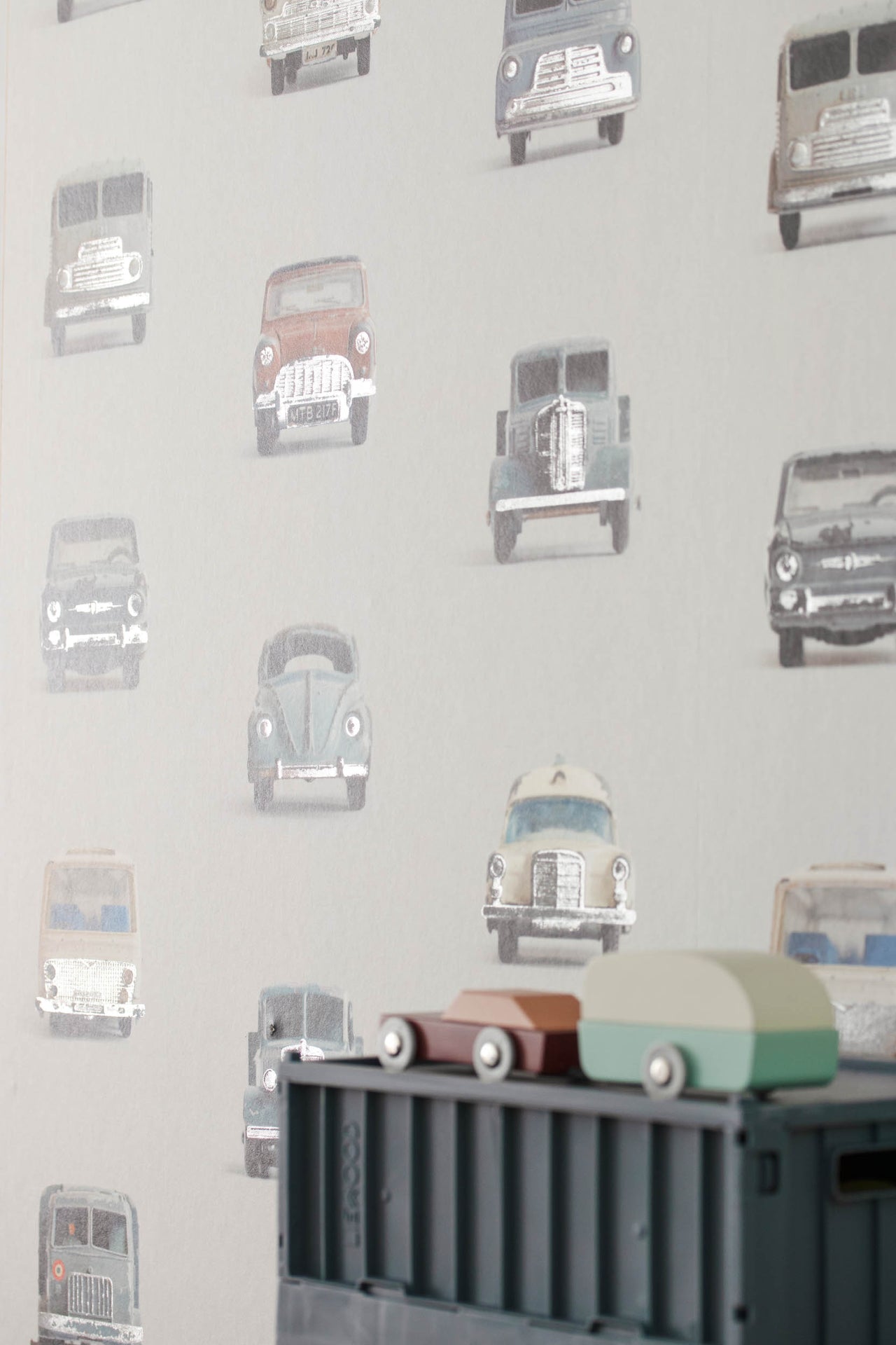 Studio Ditte Auto Lichtgrijs & Zilver Behang