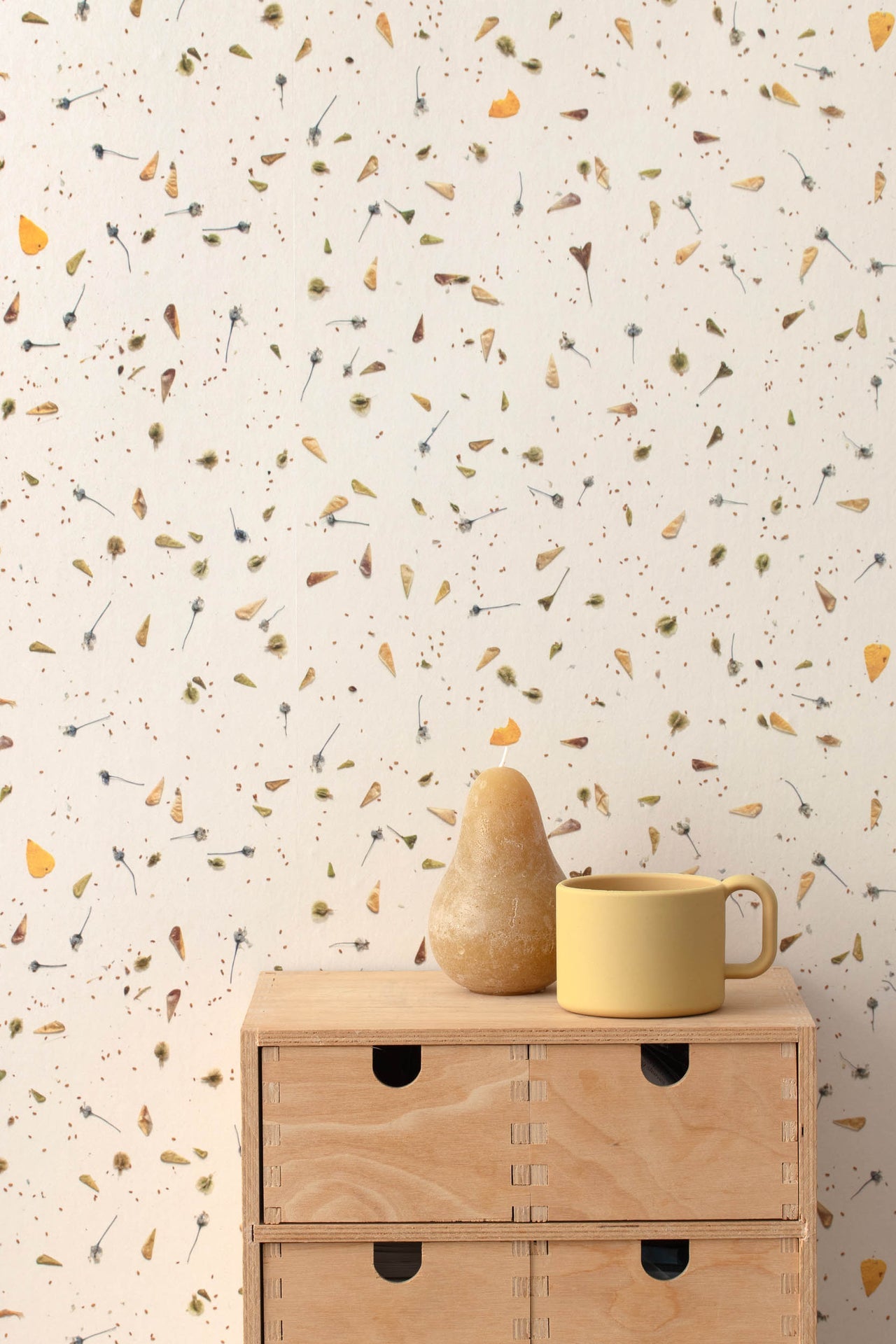 Studio Ditte Bloemen Confetti Geel Behang