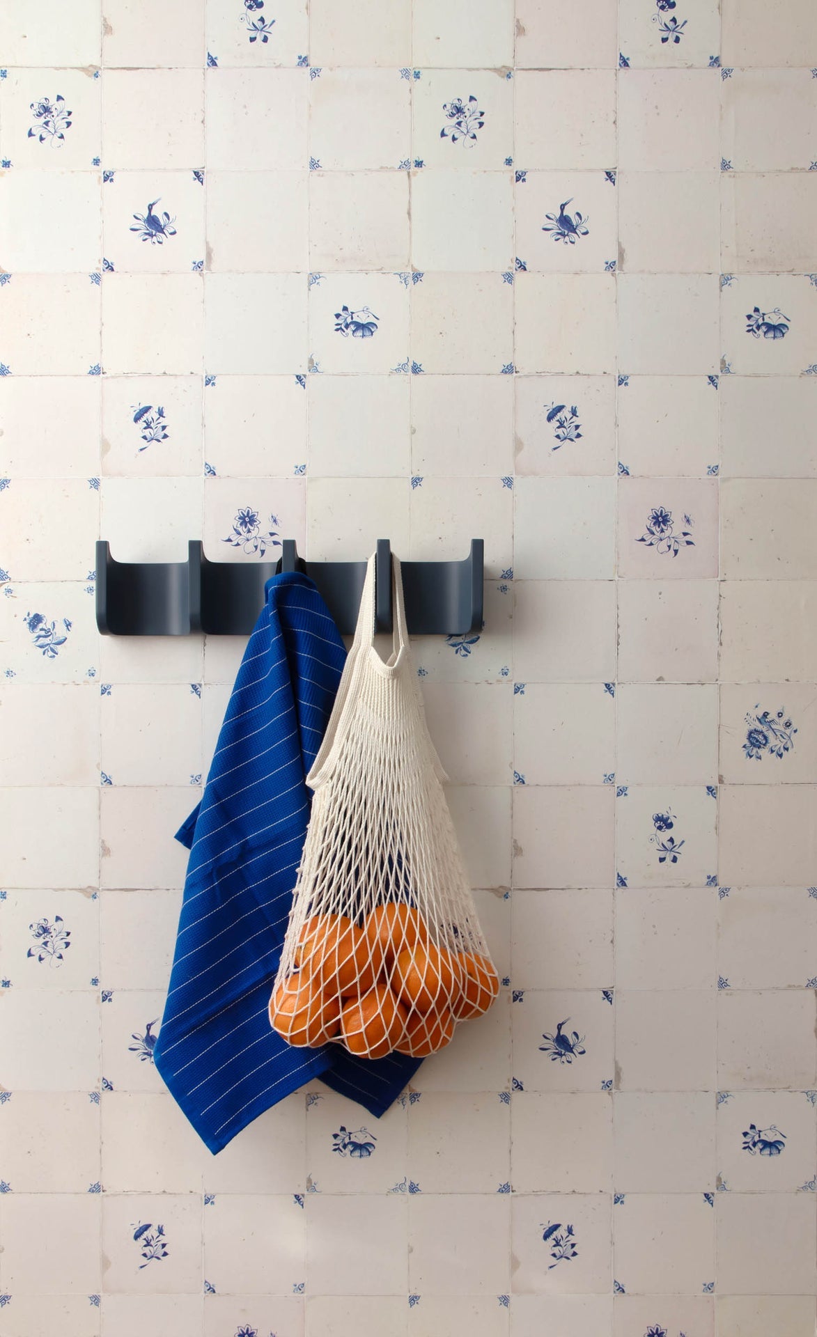 Studio Ditte Botanisch Tegeltjes Donkerblauw Behang